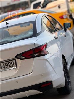 نيسان فيرسا